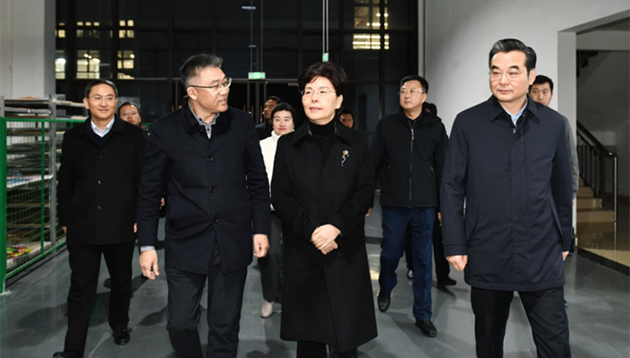 省委常委、省委宣传部部长徐缨来淮调研